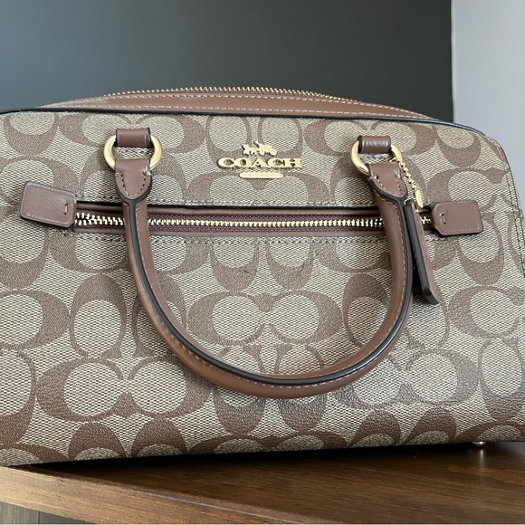 Brand new w/tags Coach Khaki Saddle 2 bag. - Picture 4 of 5